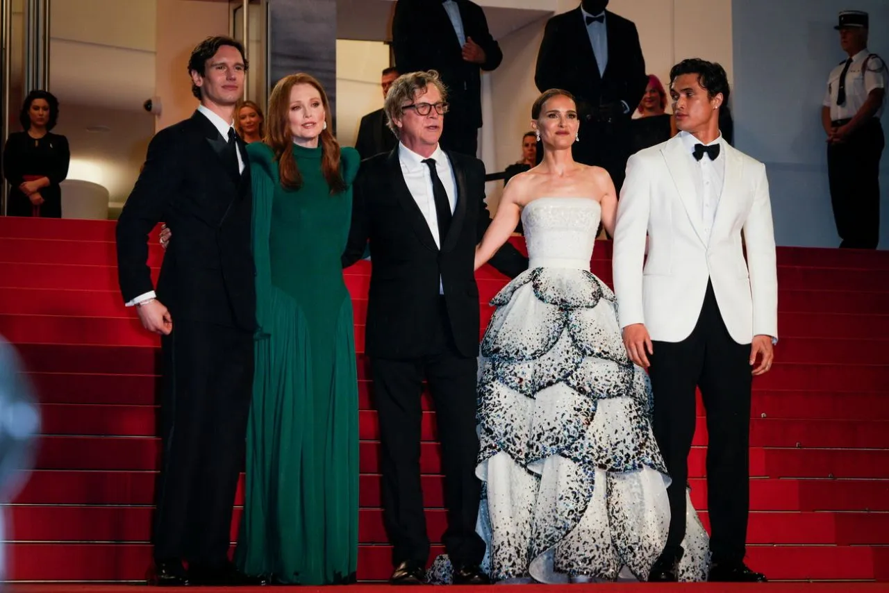 NATALIE PORTMAN AT MAY DECEMBER RED CARPET AT CANNES FILM FESTIVAL11